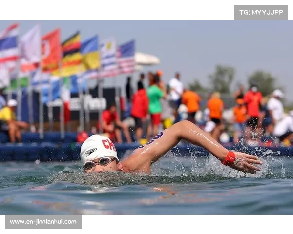 新加坡公开水域训练首次亮相 柳雅欣成功适应海水赛道挑战 新加坡公开水域训练首次亮相 柳雅欣成功适应海水赛道挑战